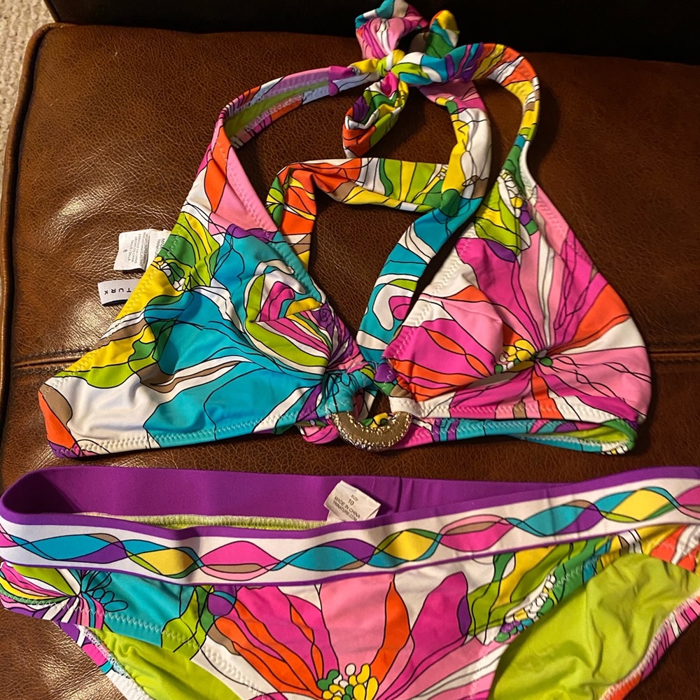 Super cute multicolored Trina 2 piece! Must have